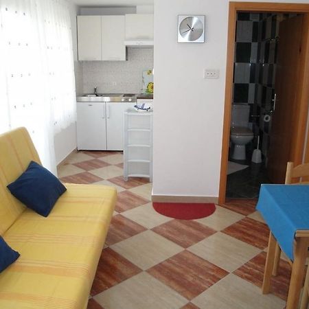 Akvarij - One Bedroom Baška Extérieur photo